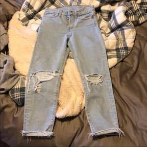 Women’s Distressed light wash Levi’s